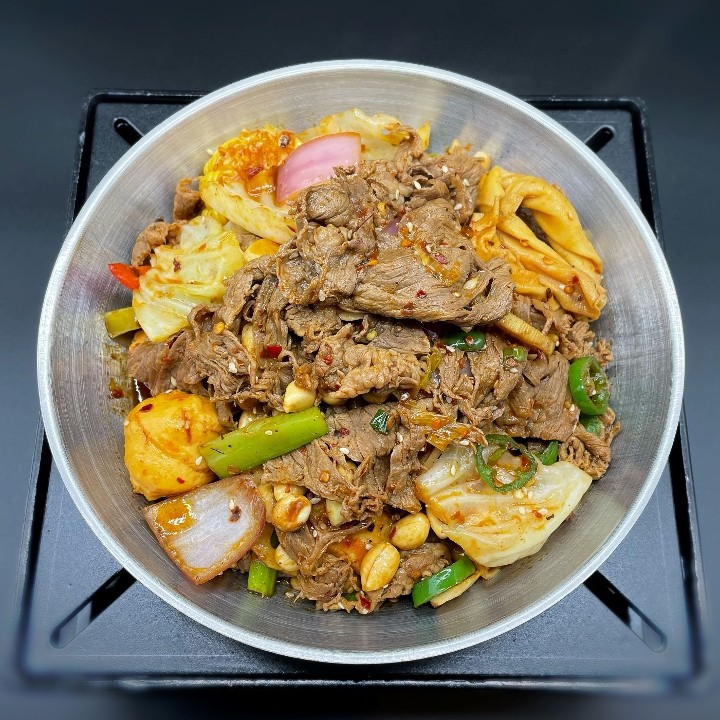 27. Tidu Sliced Beef Pot 提督香锅肥牛