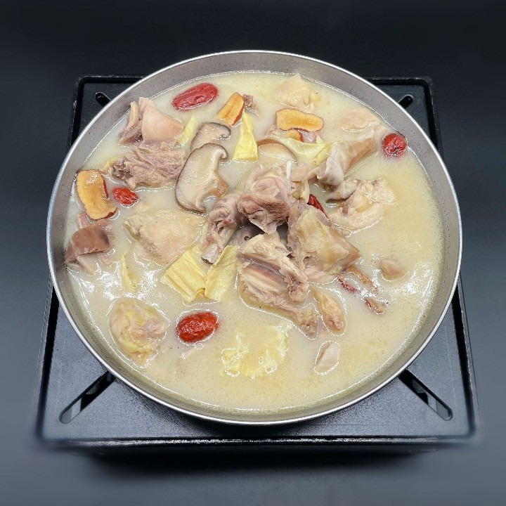 119. Pork Tripe with White Pepper Chicken Soup 胡椒猪肚煲鸡