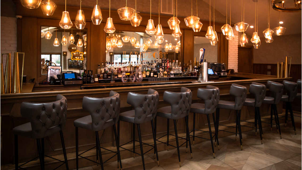 Lamppost Bistro Bar & Lounge