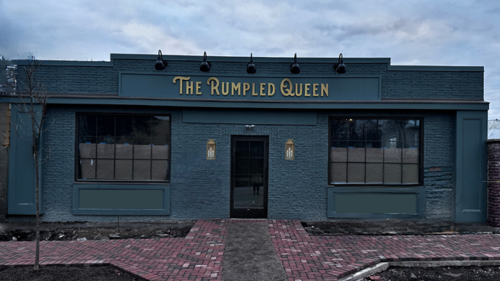Rumpled Queen 387 S Broadway - Miller High life