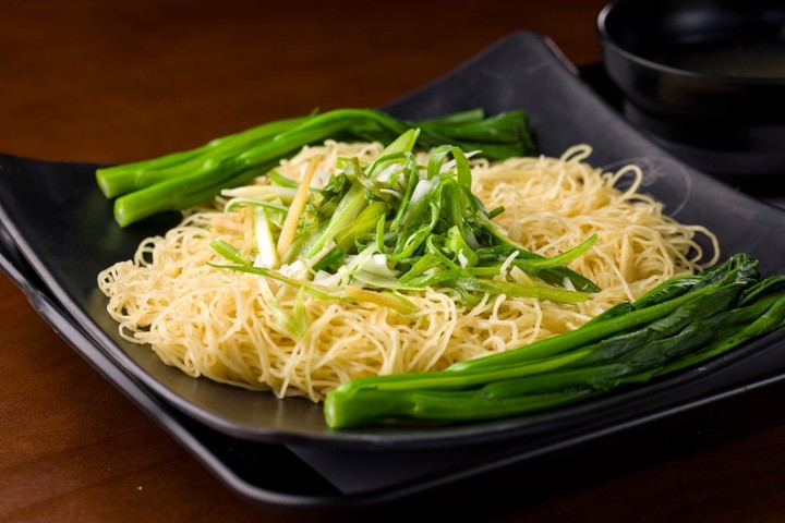 C4 薑蔥撈麵 Scallion with Ginger Lo Mein (Soup on the Side)