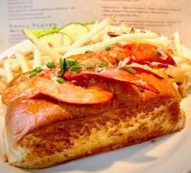 NEW ENGLAND "HOT" LOBSTER ROLL