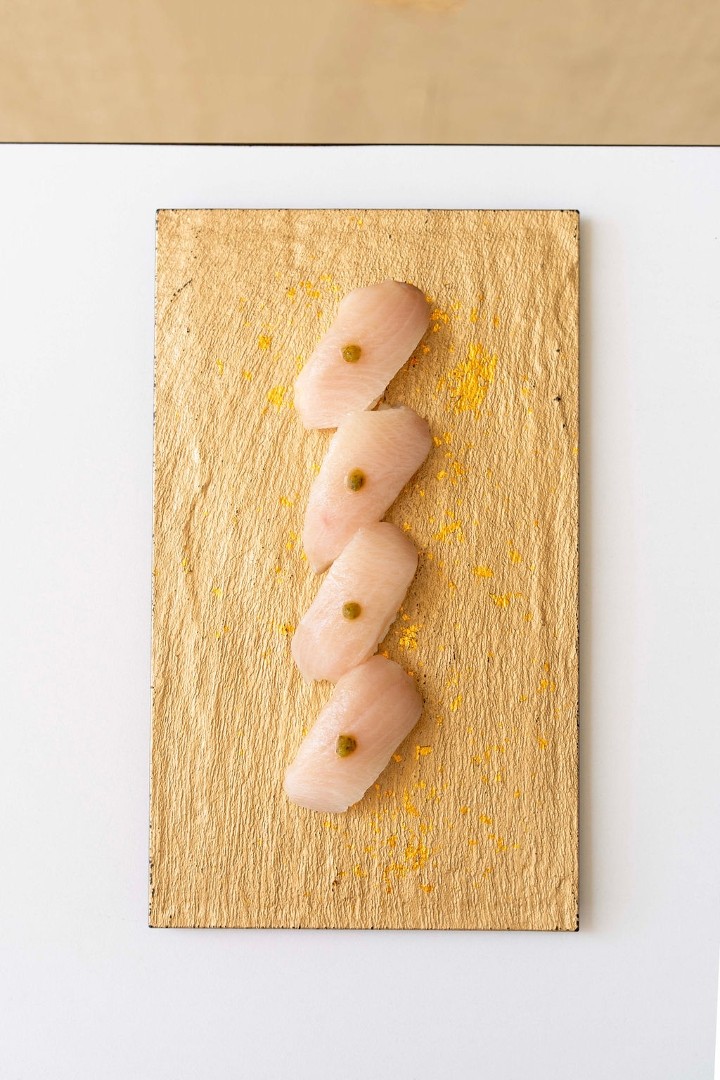 Yellowtail Sushi  (4pcs)
