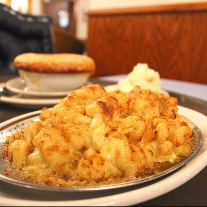 Tray of Mac & Cheese 10x12