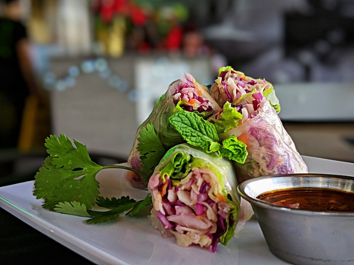 Vietnamese Summer Salad Rolls (2)