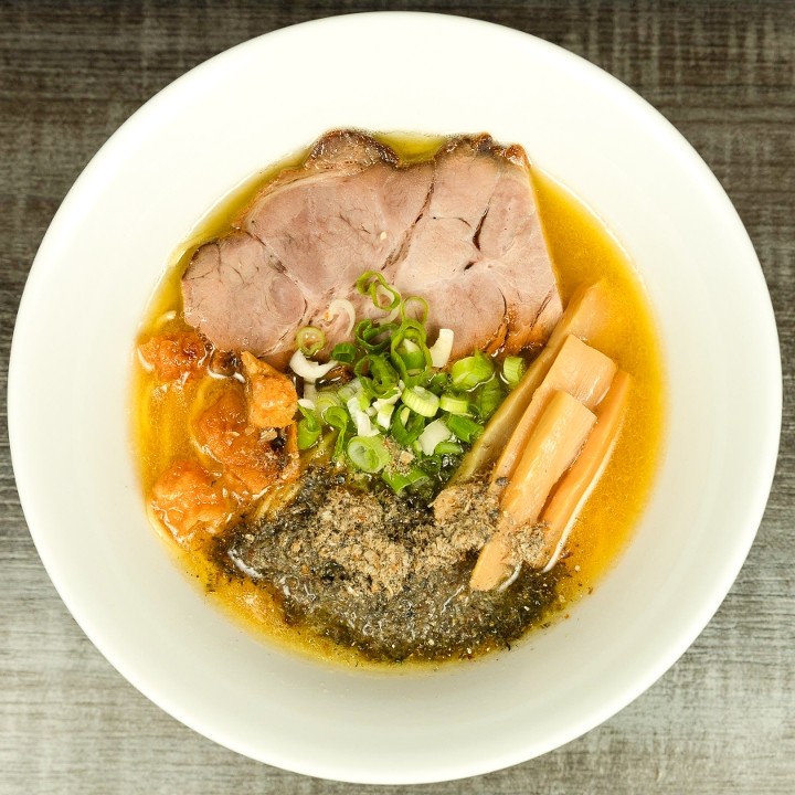 鳥パイタン魚介塩ラーメン Tori Paitan Gyokai Shio (Chicken Broth, Salt & Seafood Based Soup)