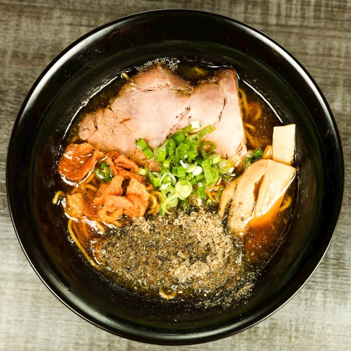 鳥パイタン魚介醤油ラーメン Tori Paitan Gyokai Shoyu (Chicken Broth, Soy Sauce & Seafood based Soup)
