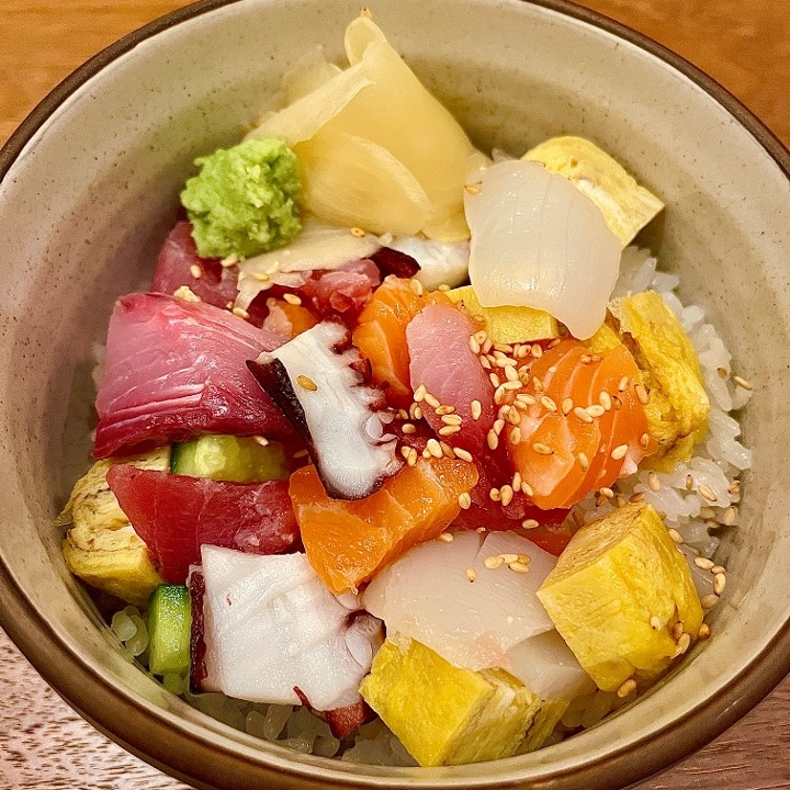 ミニバラちらし (Small Chopped and Scattered Sushi Rice Bowl)