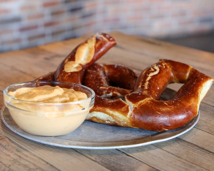 Beer Cheese (w/ Pretzel)