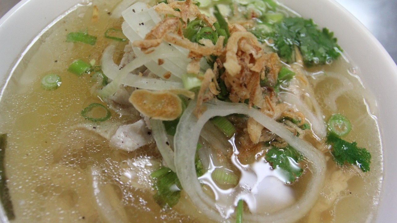 pho ga (chicken noodle soup)