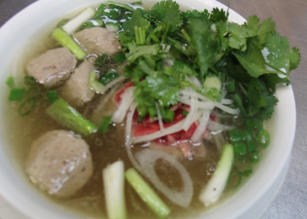 pho tai bo vien (flank steak slices & meatball noodle soup)