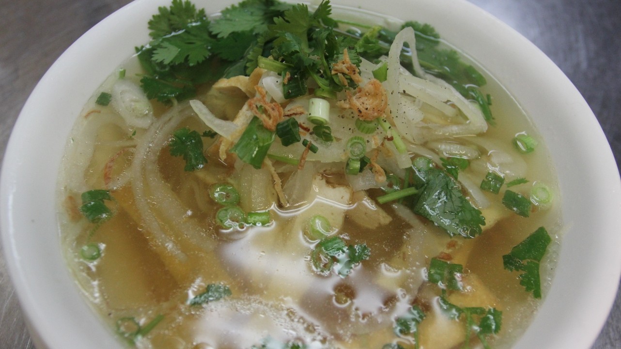 pho dau hu (tofu noodle soup)