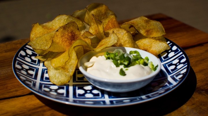 CHIPS WITH FRENCH ONION DIP