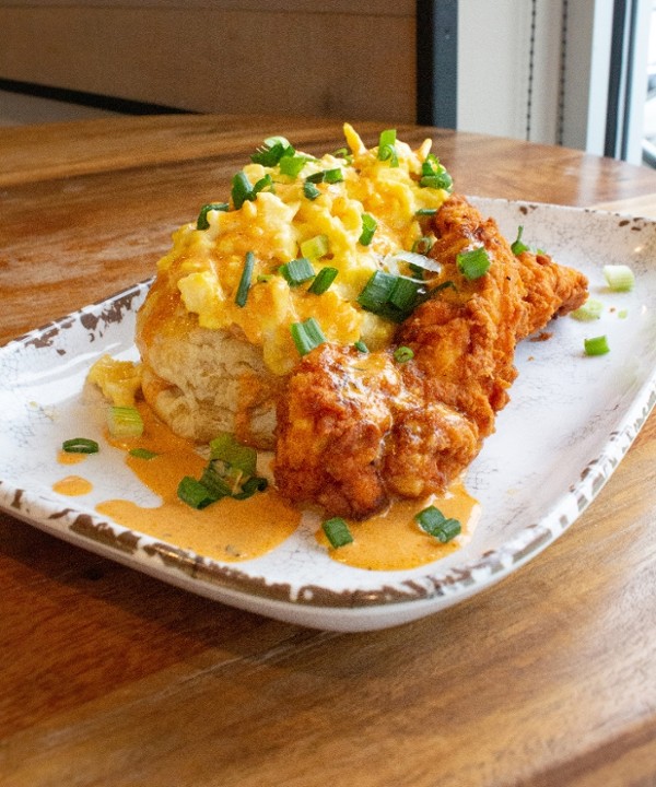 Jumbo Smothered Chicken & Biscuits