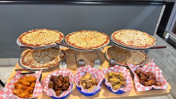 Bert's Pizza, Pub and Gaming 38170 N Sheridan Rd