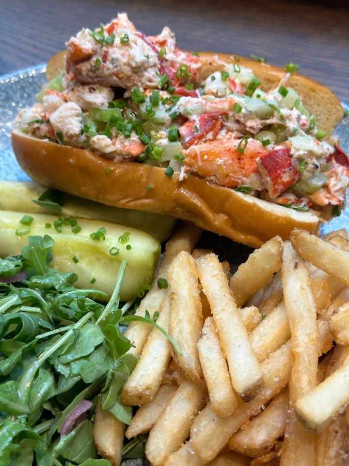 COLD LOBSTER ROLL