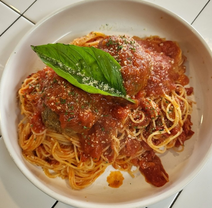 Spaghetti W/ Meatball