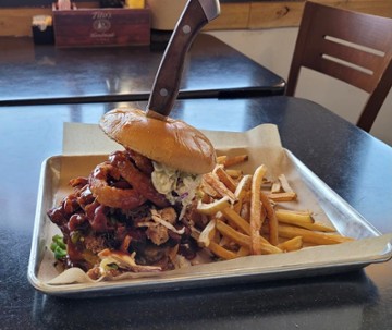 Crossroads Smokehouse, Pizza & Grill