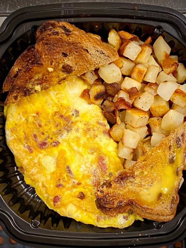 SPICY SAUSAGE OMELET
