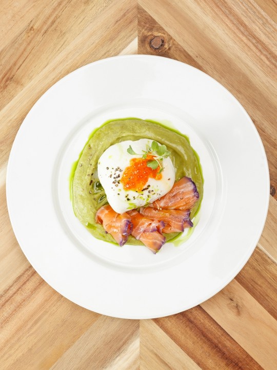 Burrata with Guacamole and salted salmon