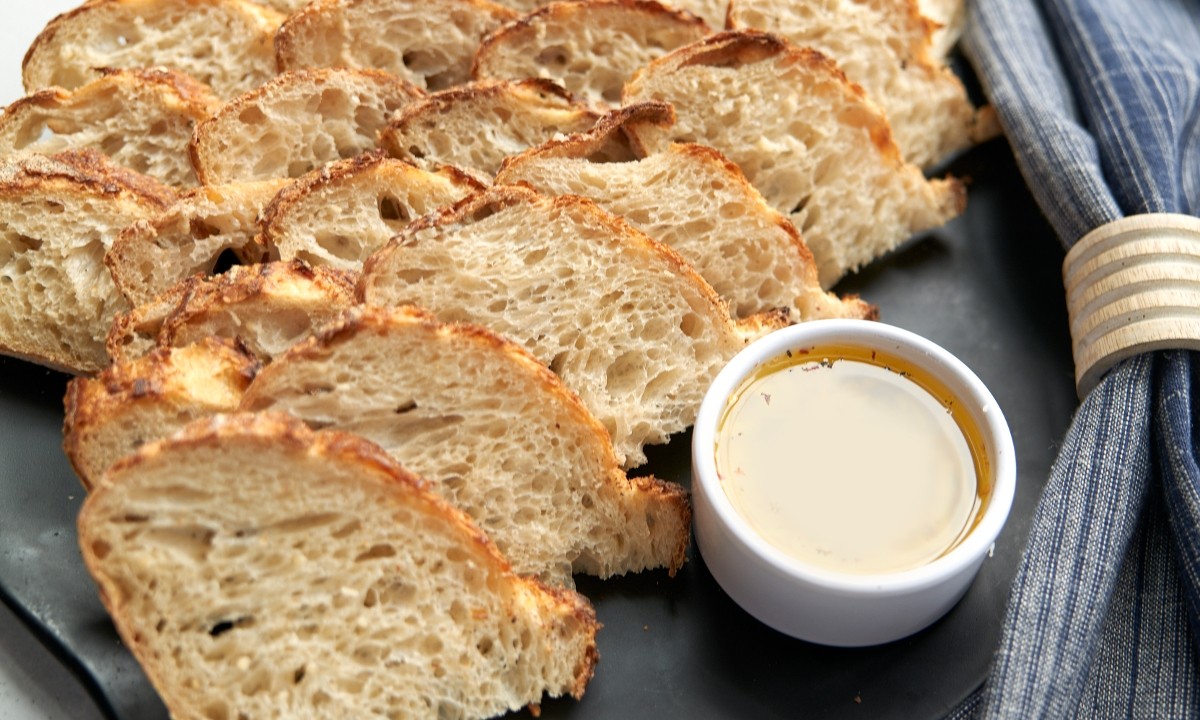 Country Bread, 1/2 Loaf & oil