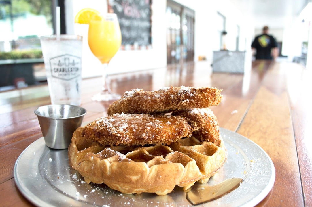 TRADITIONAL CHICKEN & WAFFLES "JERRY MCGUIRE"