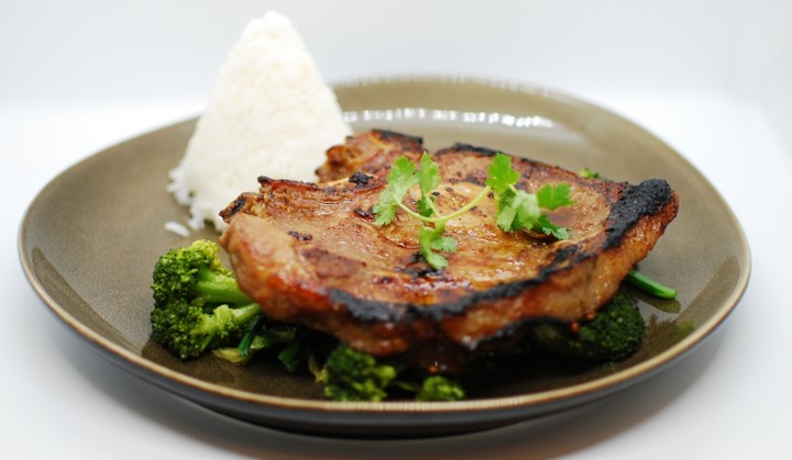 (L) Grilled Aged Pork Chop
