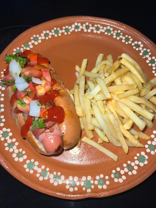 Doggo Grosero (Hot Dog) W/Fries