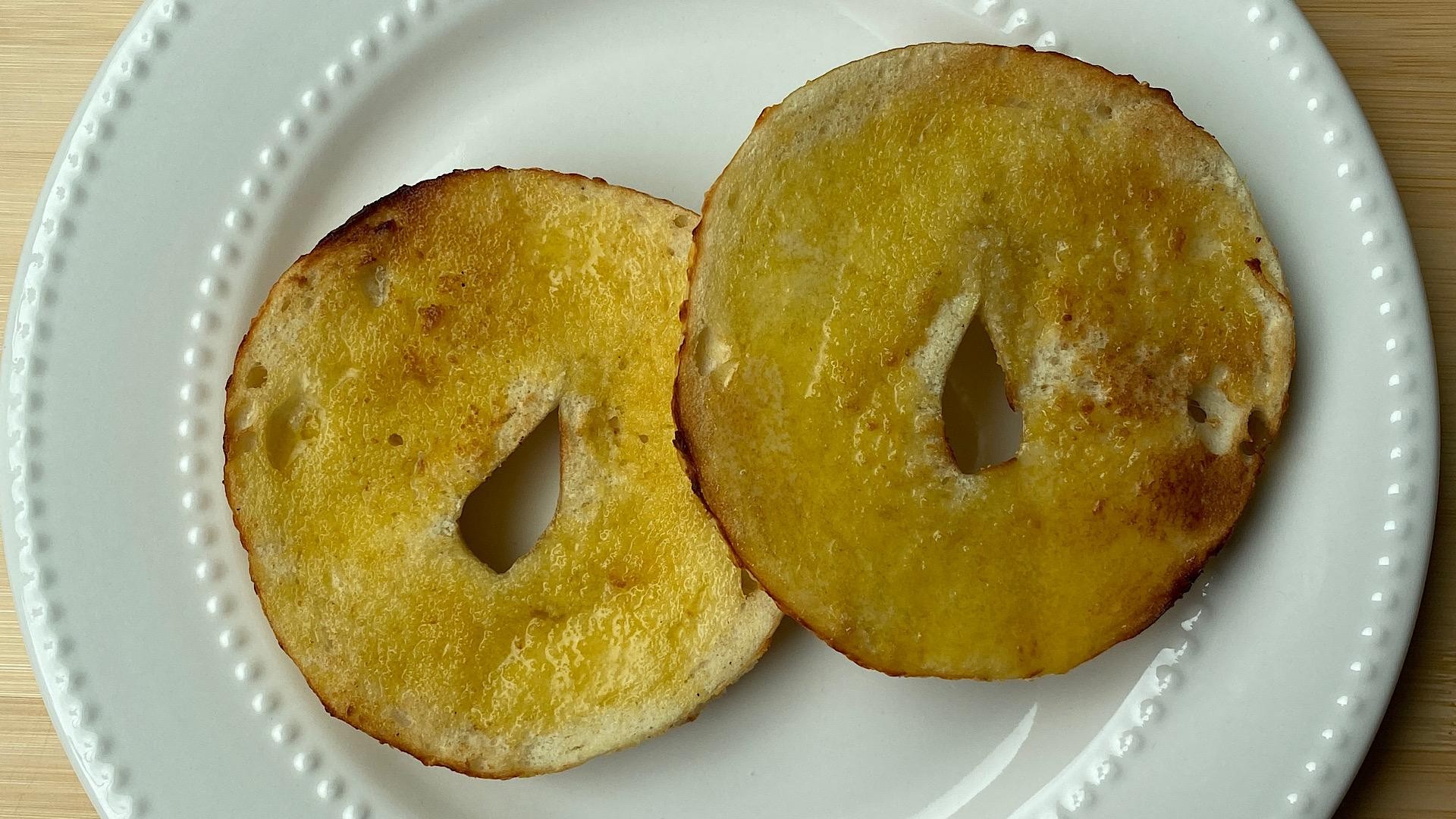 Bagel with Butter + add-ons (v/o)