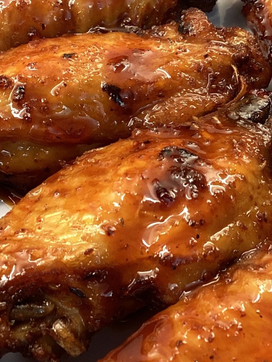 8 GRILLED CHICKEN WINGS