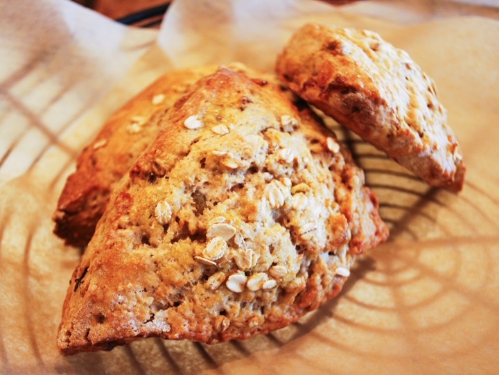 OATMEAL RAISIN SCONE