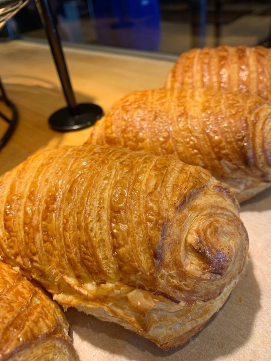 CHOCOLATE CROISSANT