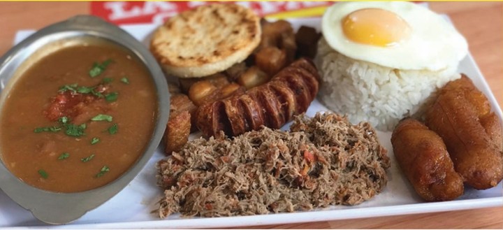 Bandeja Paisa Carne Desmechada