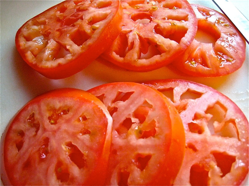 Sliced Tomatoes (3) Side