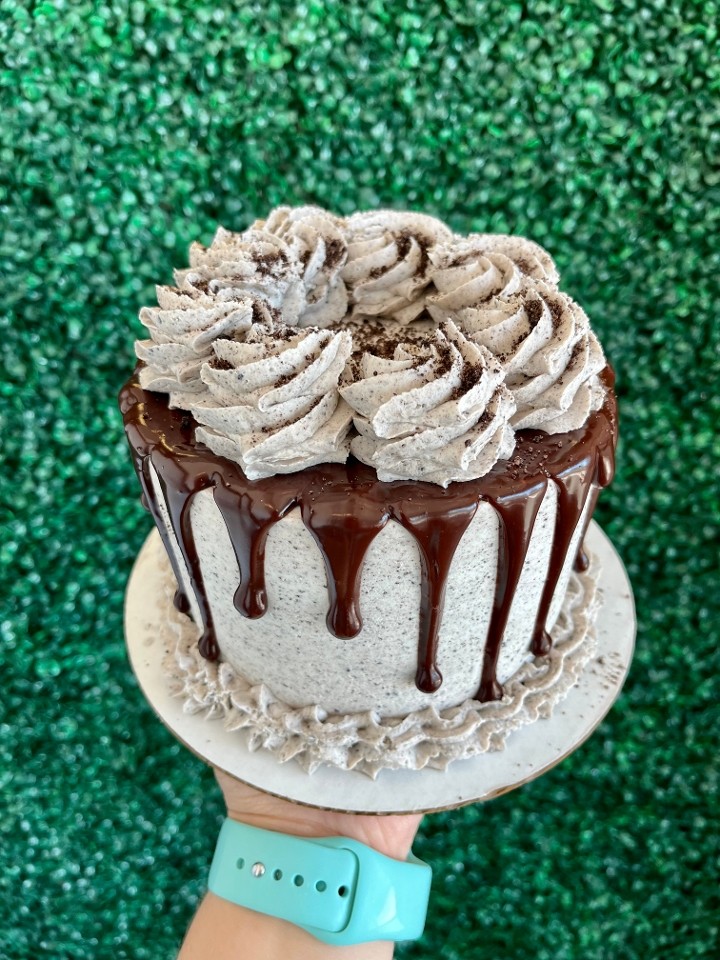 Cookies & Cream Cake 6"