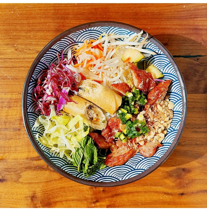 Bún - Pork Sausage w/ Egg Roll