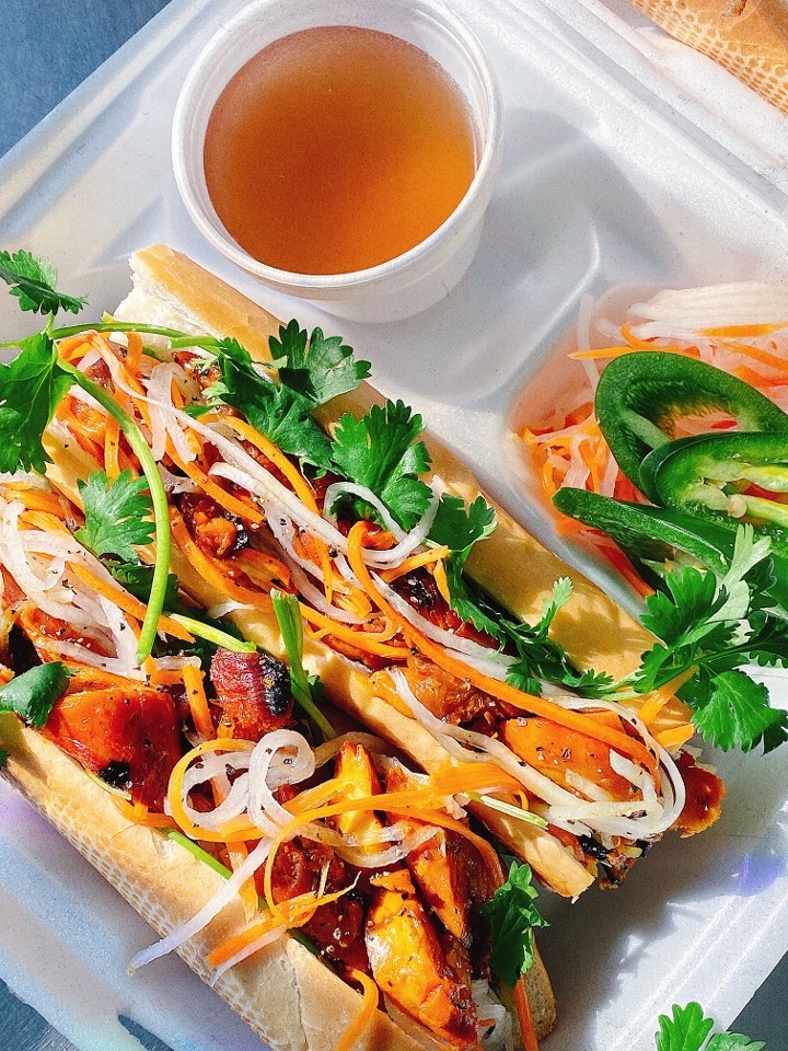 Bánh Mì - Lemongrass Chicken