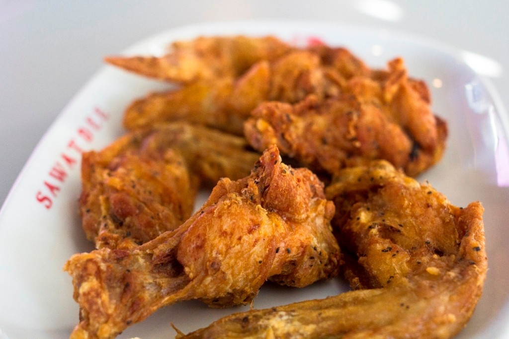 #7b Fried Chicken Wings