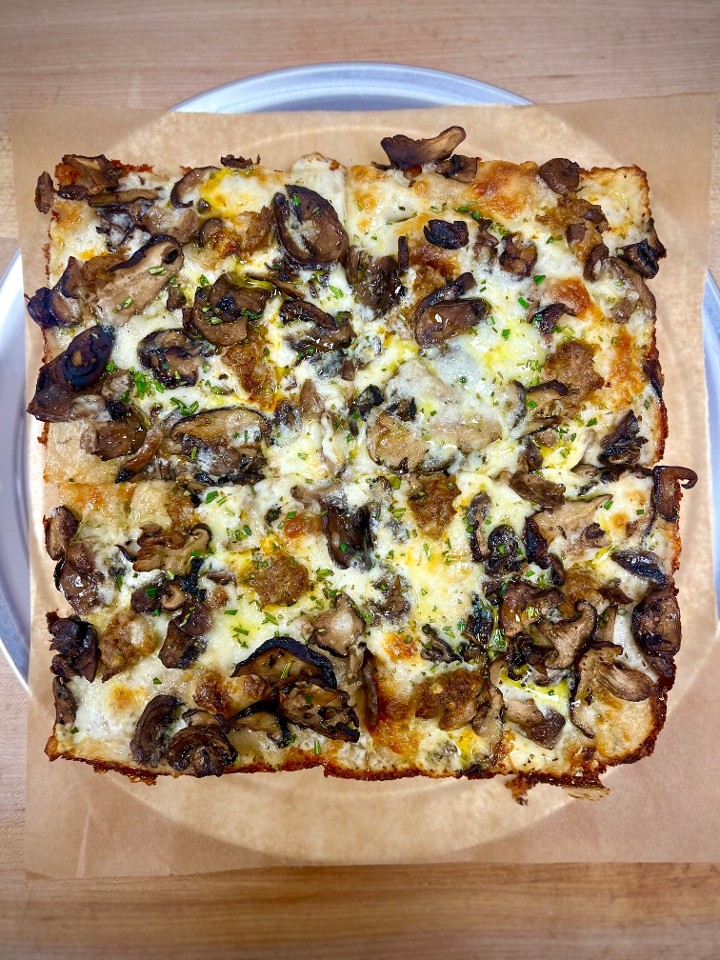 SICILIAN SQUARE PIZZA - Wildwood with Fennel Sausage