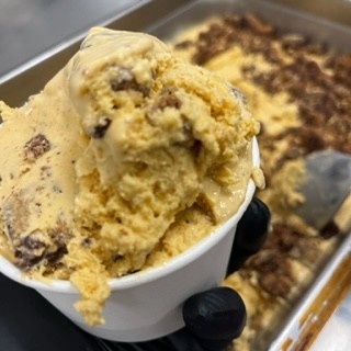 Housemade Ice Cream - Brown Butter with Chocolate Hazelnut Cookies 1/2 pint