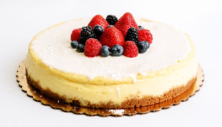 Classic Cheesecake w/ Berry Garnish 9"*