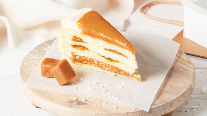 Salted Caramel Vanilla Crunch Cake