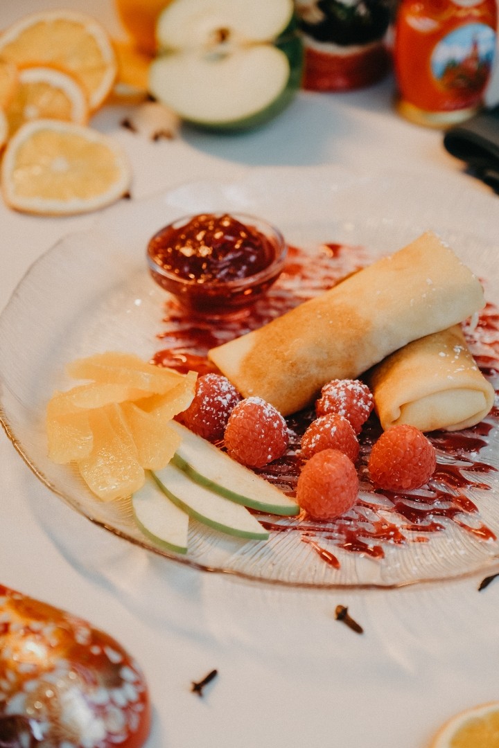 Two delicate Crepes with Cream
