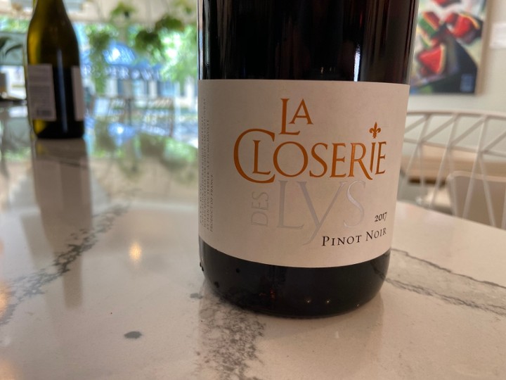 Closerie Des Lys - Pinot Noir / Bottle