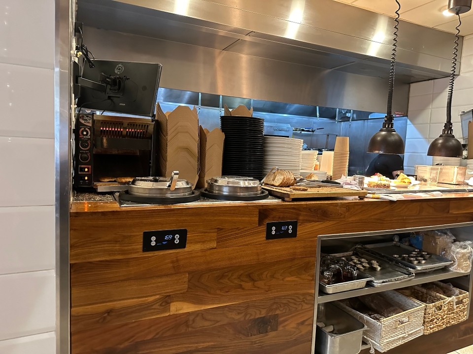 Free Flow Kitchen 1623 Simpson Street