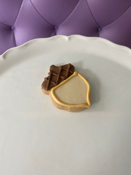 Acorn Cut-Out