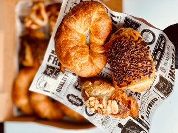Klein's Bakery and Cafe - Buena Park