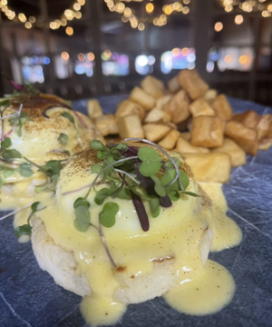 Handcrafted Menus to Create the Ultimate experience-
Gourmet Food, Craft Cocktails, Premium Draft Beer and Wines from Daily Drinkers to Super Premium. Full Service Restuarant Where Friends Become Family.
