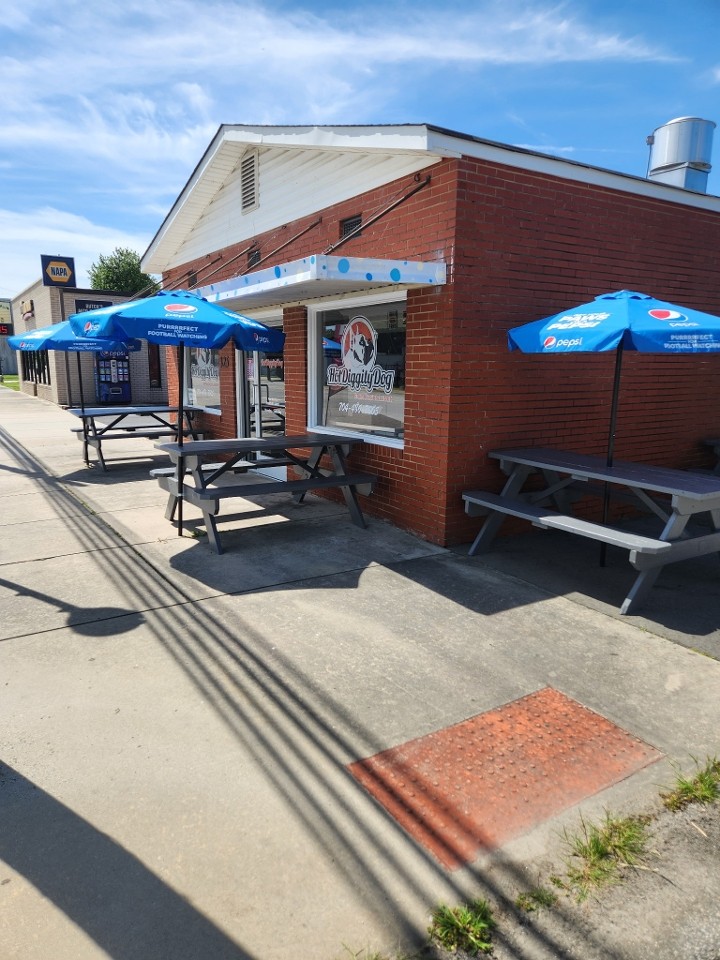 HotDiggity Dog 325 North Main Street