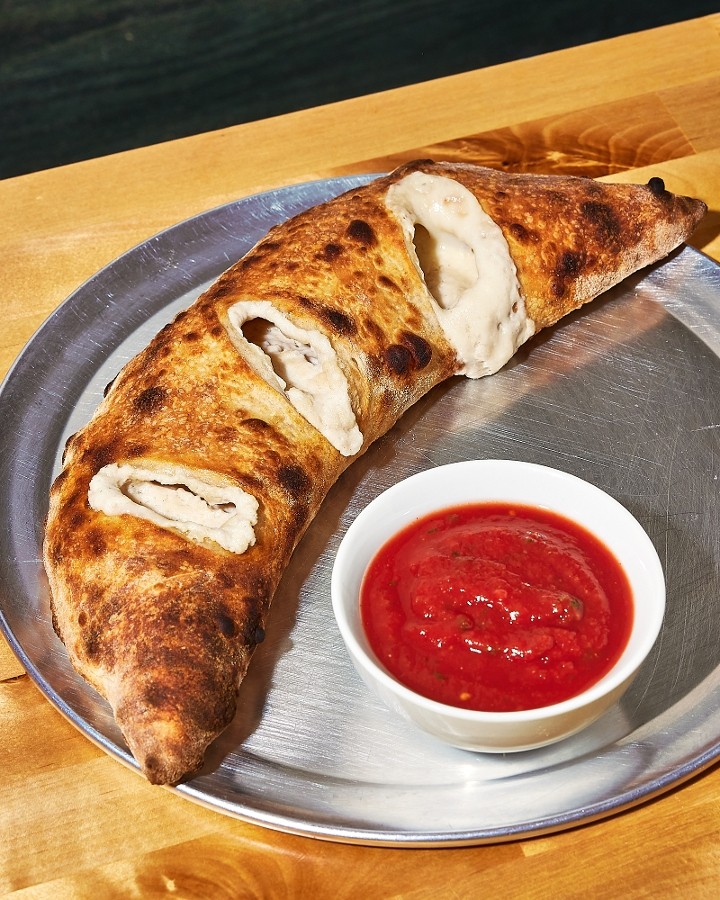 Calzone With Toppings (up to 3 included)